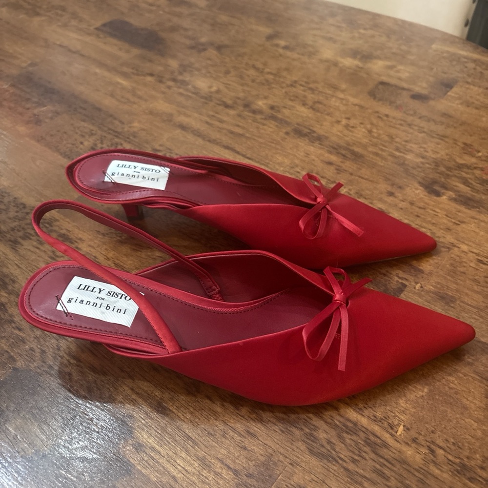 Gianni Bini Red Pointed Slingback Heels